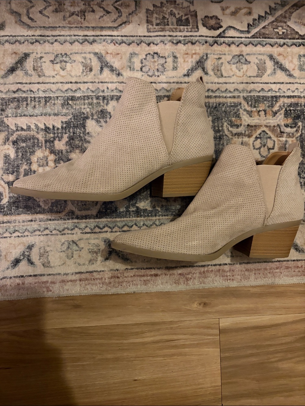 Women’s Ankle Booties 10 Wide